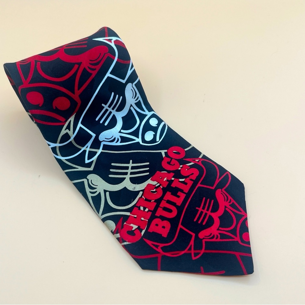NBA Chicago Bulls Graphic Tie Ralph Marlin RM Sport Novelty Necktie Silk USA Vtg